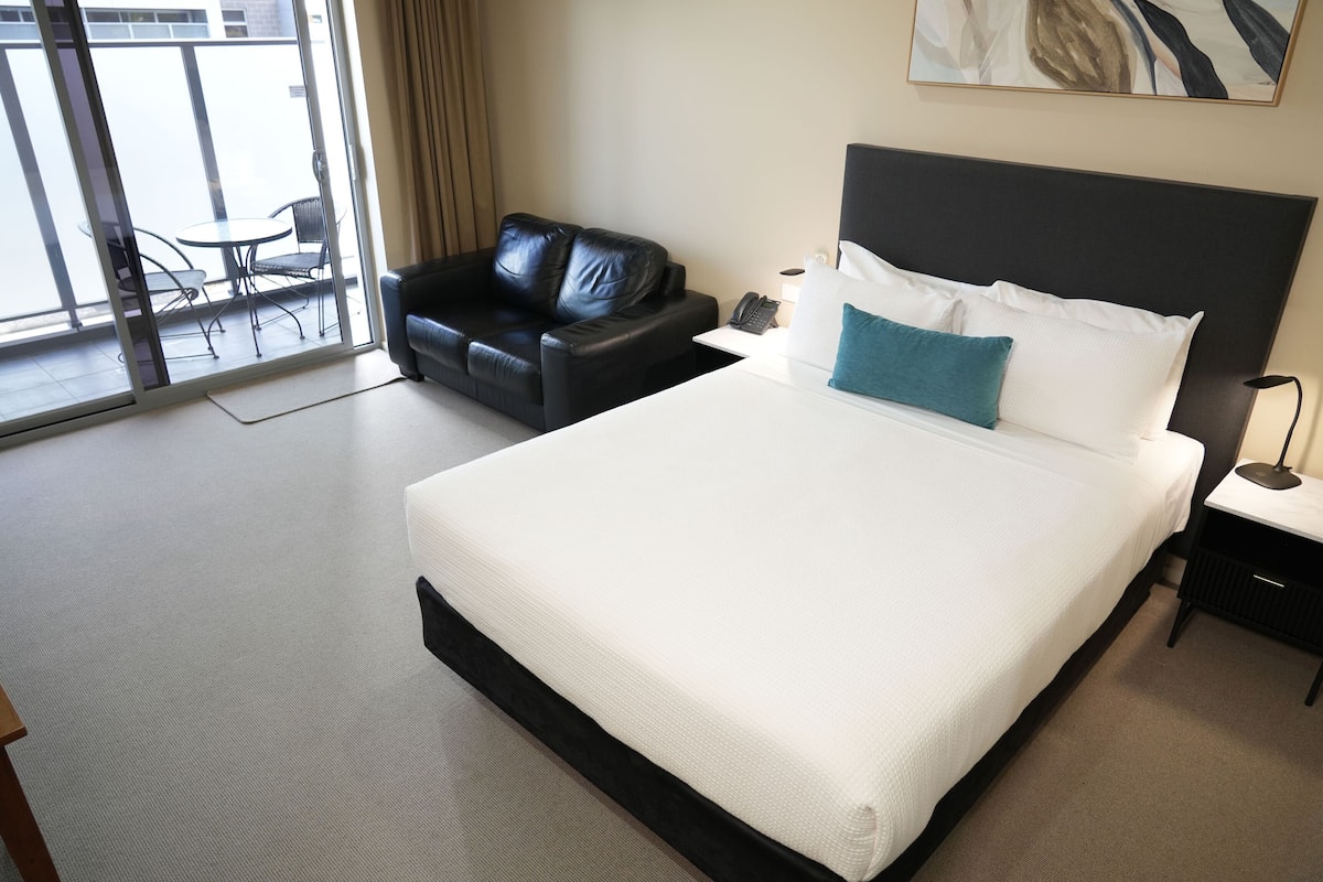 Executive Suite with Balcony