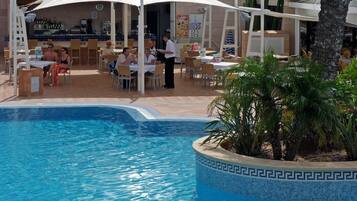 Poolside bar