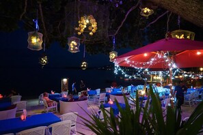 Aperto a colazione, pranzo e cena