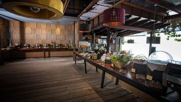 Daily buffet breakfast (THB 300 per person)
