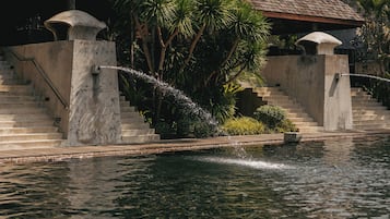 Outdoor pool, pool umbrellas, sun loungers