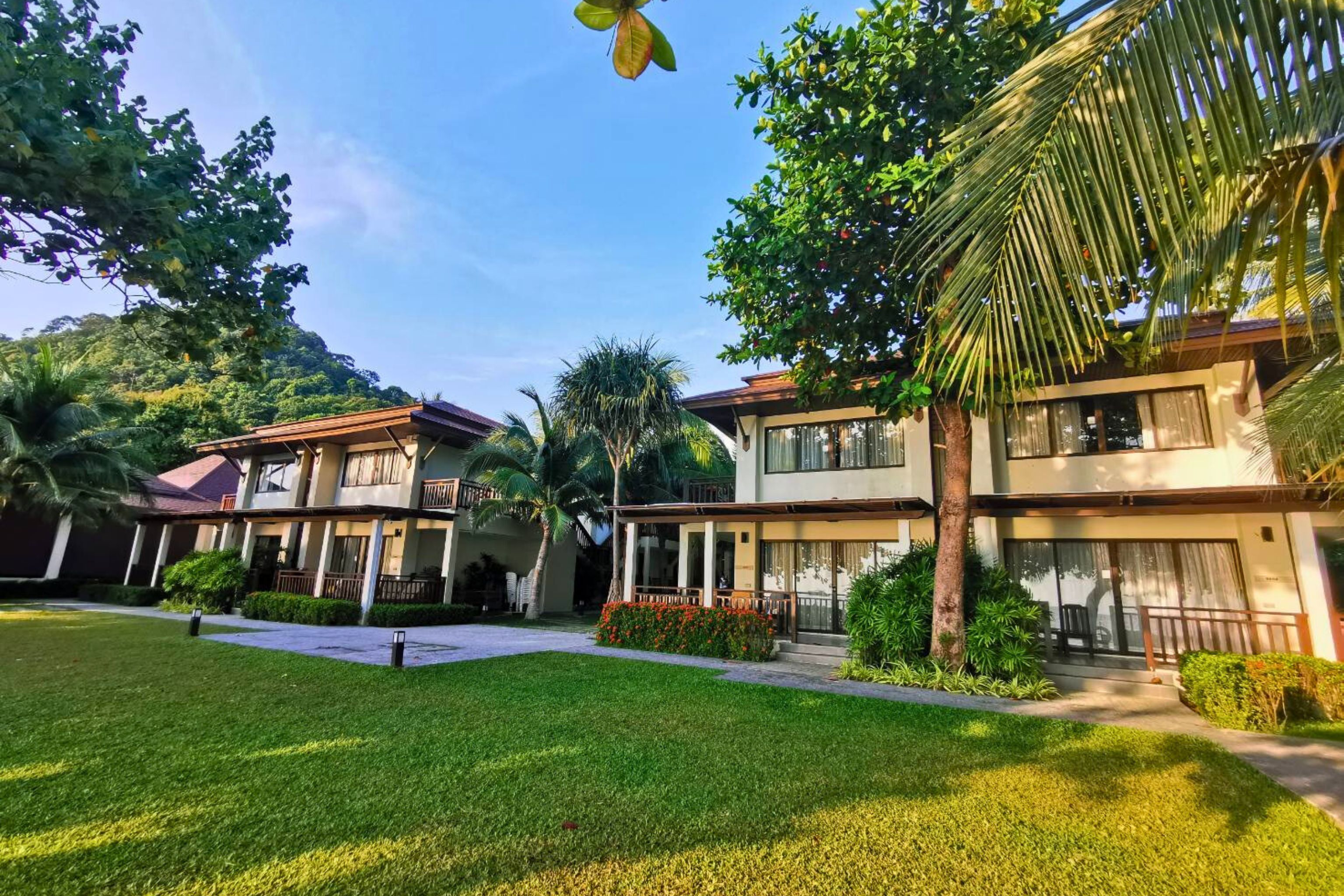 Chalet, Beachfront