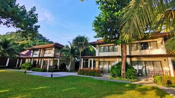 Chalet, Beachfront