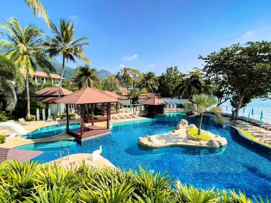 Se sirven desayunos, almuerzos y cenas (con vistas a la playa)