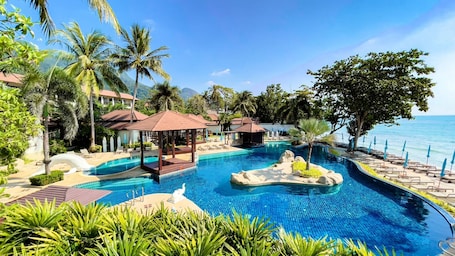 Breakfast, lunch and dinner served . Kacha Resort and Spa Koh Chang