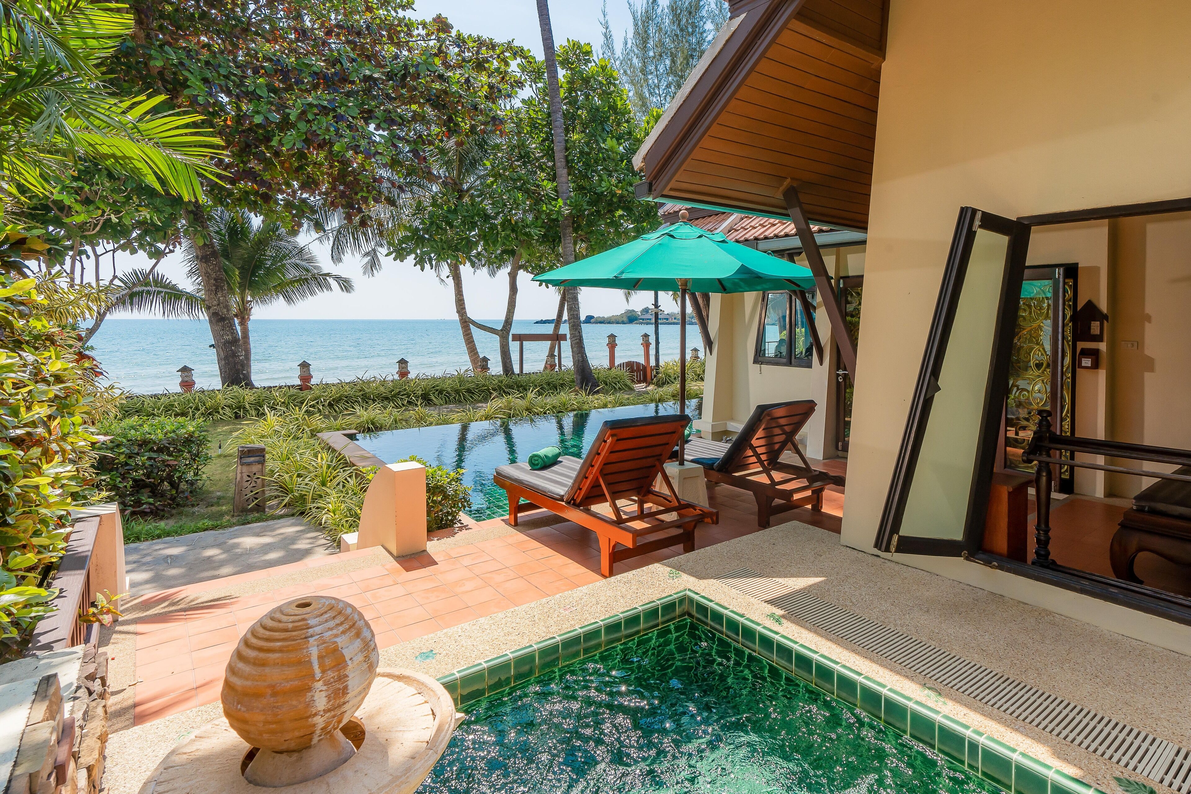 Beach Front Pool Villa | Ulkopuoli
