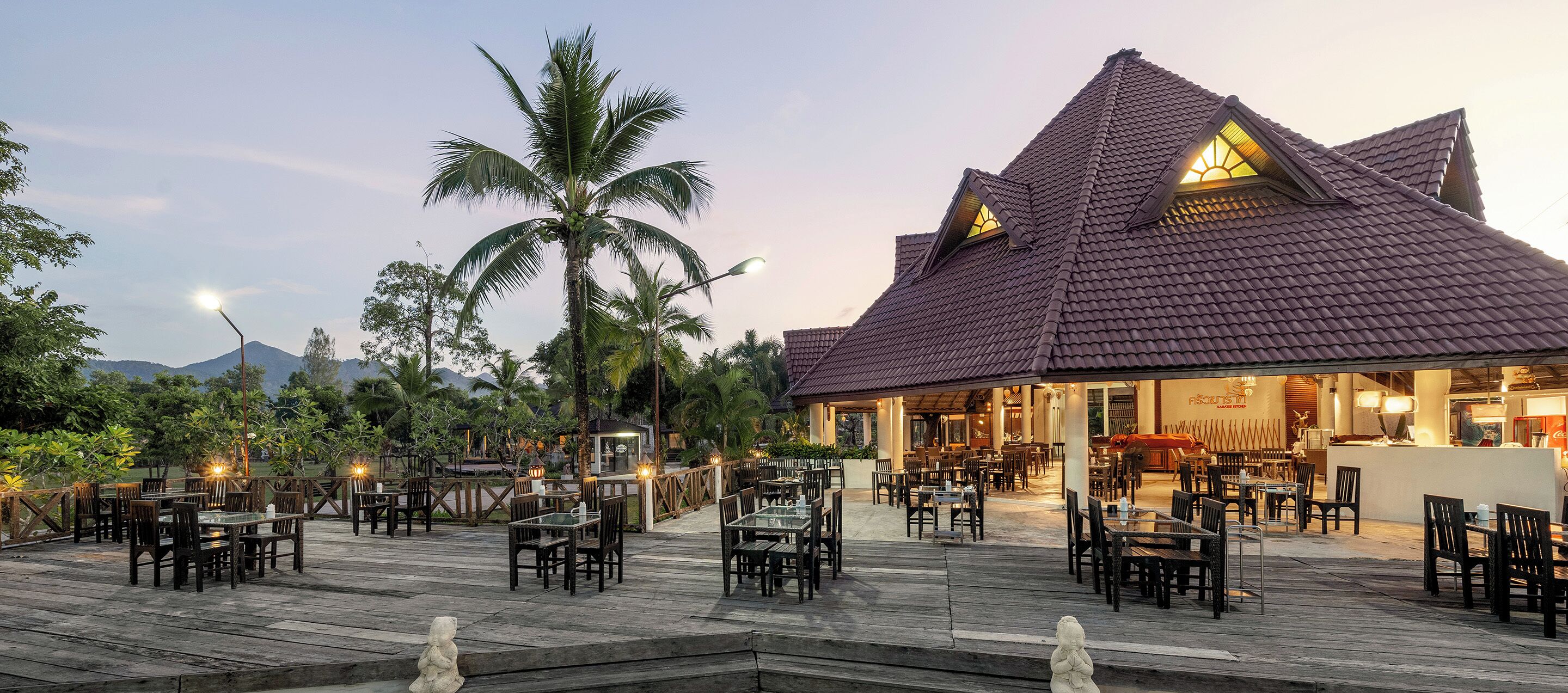 2 restaurants servant le déjeuner