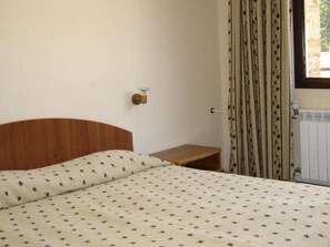 Minibar, desk, blackout curtains, free cots/infant beds