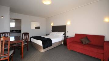 Classic Studio | Minibar, desk, iron/ironing board, free WiFi