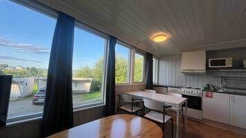 Iron/ironing board, free WiFi, bed sheets, wheelchair access