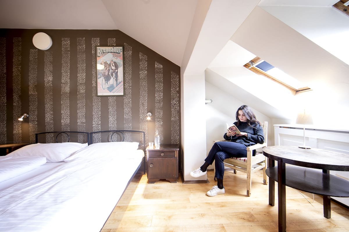 Double or Twin Room (Ensuite) | In-room safe, individually furnished, desk, free WiFi