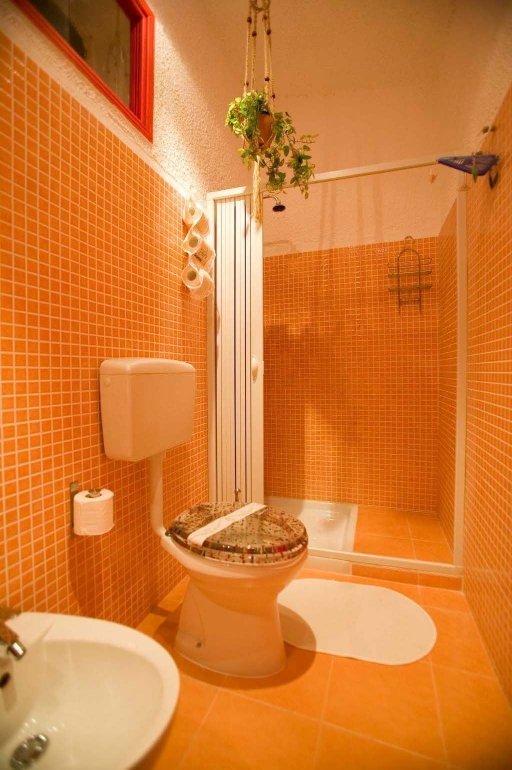 double room | bathroom | shower, free toiletries, hair dryer, bidet