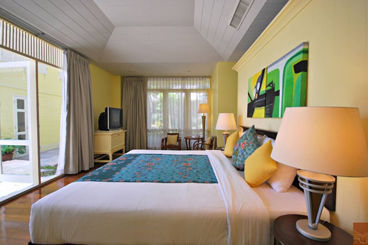 Sea View Villa | เครื่องนอนป้องกันสารก่อภูมิแพ้, มินิบาร์, ตู้นิรภัยในห้องพัก, โต๊ะทำงาน