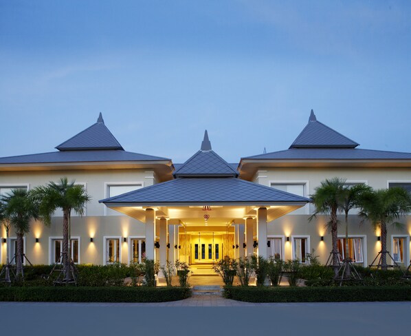 Fachada del alojamiento - Noche