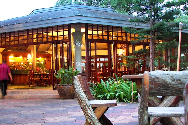 Se sirven almuerzos y cenas, con vista a la playa