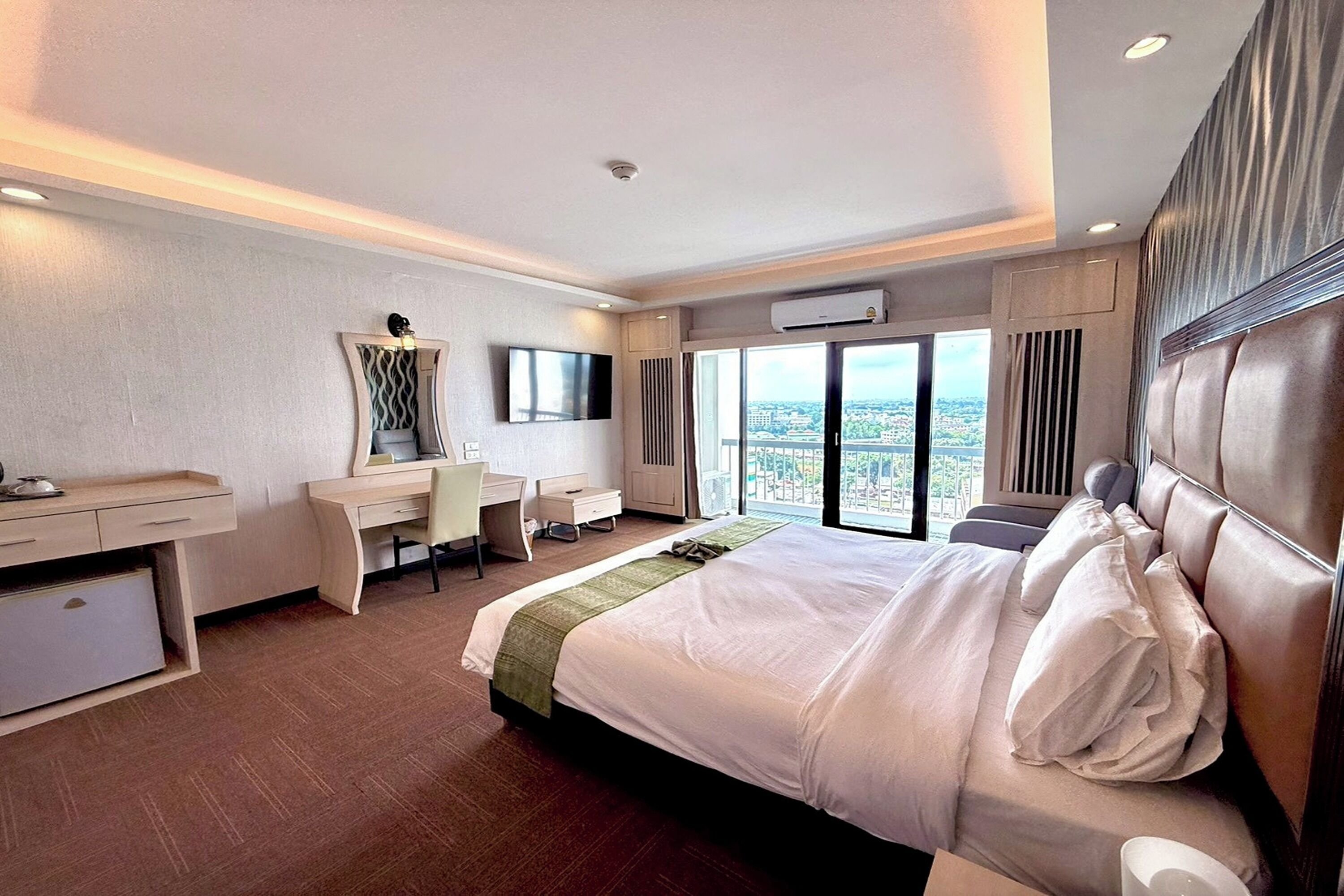 Quarto casal superluxo | Escrivaninha, ferros/tábuas de passar roupa, Wi-Fi de cortesia