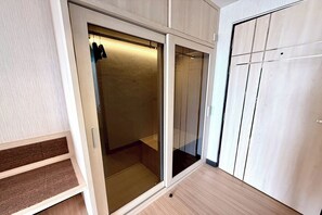 Luxury Twin Room | Desk, iron/ironing board, free WiFi, bed sheets - Pailyn Hotel Phitsanulok (Phitsanulok)