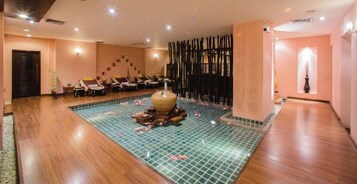 Sauna, body treatments, aromatherapy, Thai massages, body wraps