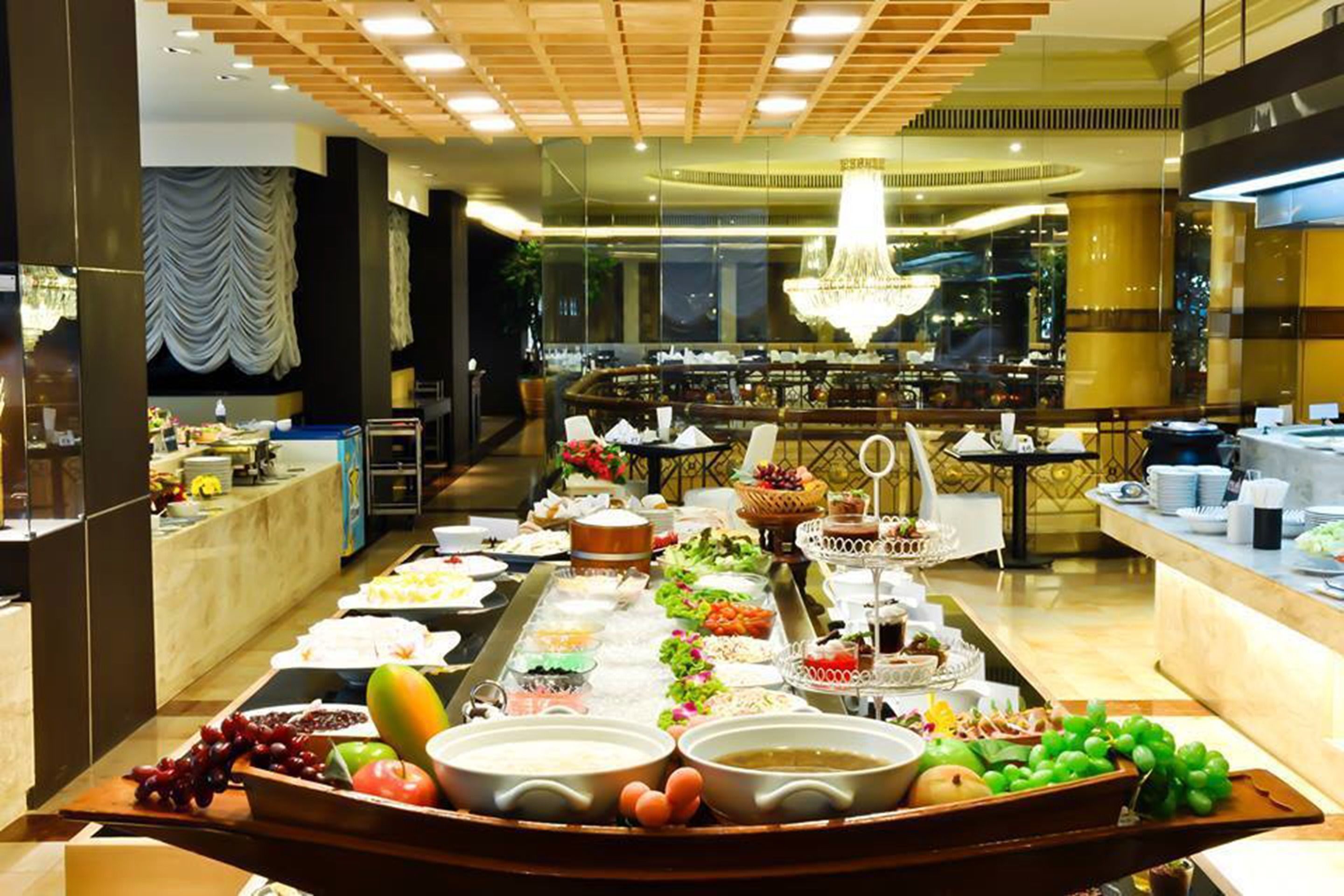 Daily buffet breakfast (THB 220 per person)