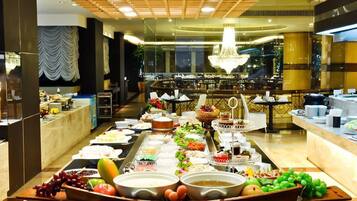 Daily buffet breakfast (THB 220 per person)