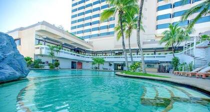 Topland Hotel & Convention Centre