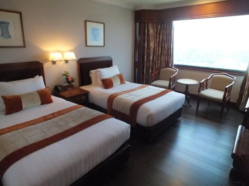 Minibar, in-room safe, desk, free WiFi
