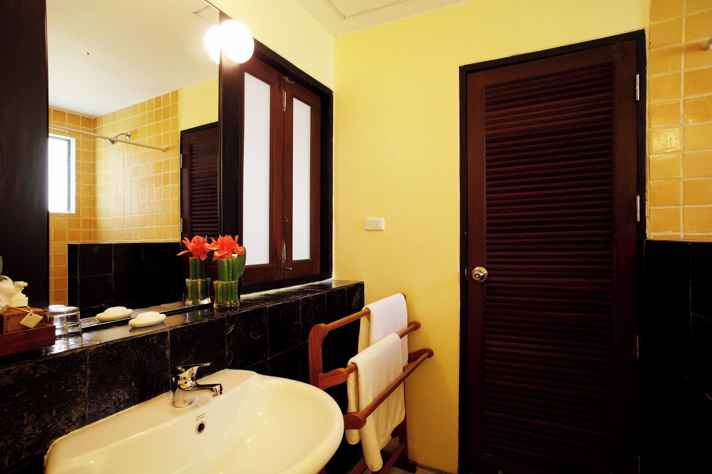 standard room | bathroom | hair dryer, towels, soap, shampoo