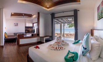 Caja de seguridad en la habitación, escritorio y cortinas blackout 