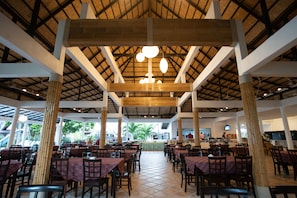 Daily buffet breakfast (THB 300 per person)