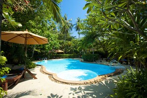 Outdoor pool - Sunrise Tropical Resort (Krabi)