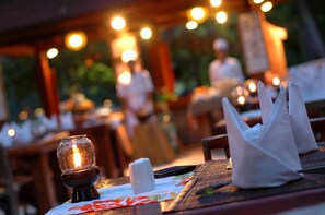 Breakfast, lunch, dinner served; international cuisine, beach views
