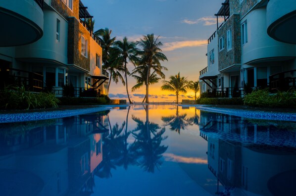 Vista frontal de la propiedad