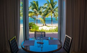 Suite, frente al mar | Vista desde la habitación