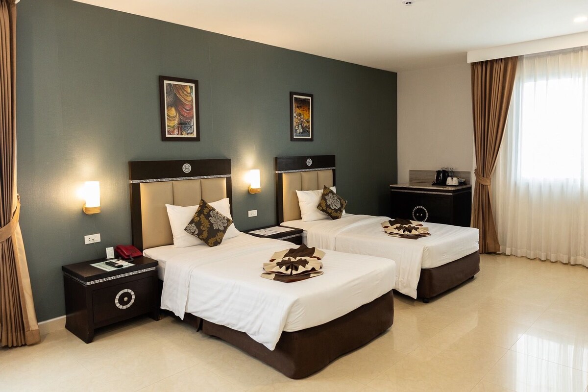 Smart Studio | In-room safe, desk, iron/ironing board (on request), WiFi (free)
