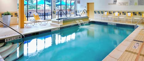 Piscine intérieure