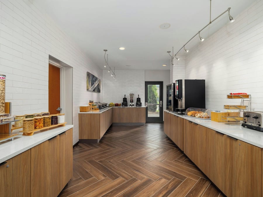 Free daily continental breakfast