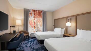 Rom, 2 queensize-senger | Safe på rommet, skrivebord, strykejern/-brett og barnesenger (inkludert)