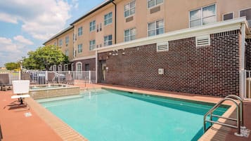 Outdoor pool, open 9 AM to 9 PM, sun loungers