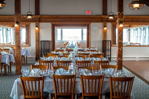 Restaurant - Lighthouse Inn (West Dennis)