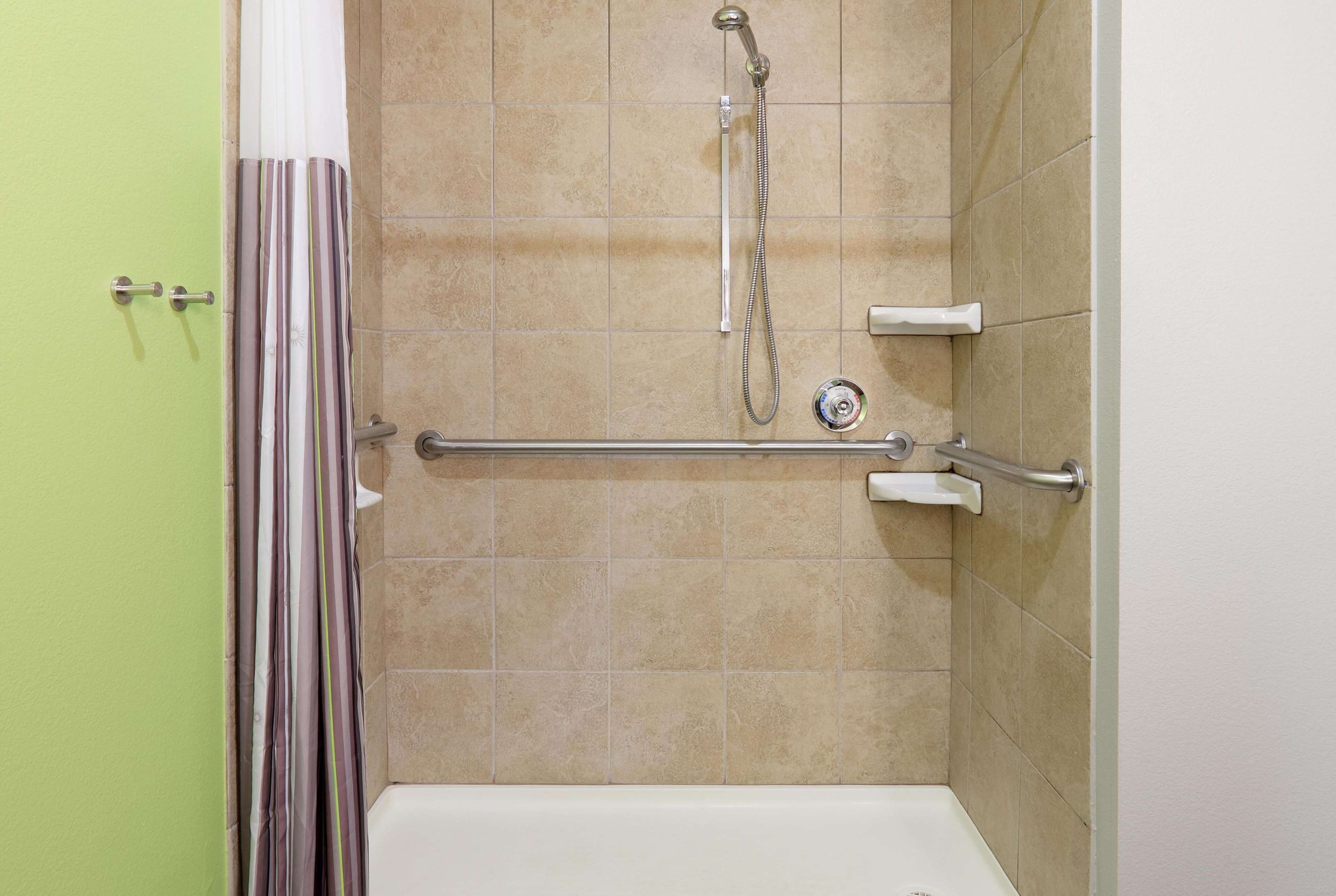studio suite, 1 king bed, accessible, non smoking (mobility/hearing, tub w/grab bars) | bathroom shower