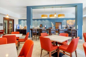 Free daily full breakfast - Comfort Inn & Suites Brighton Denver NE Medical Center (Brighton)