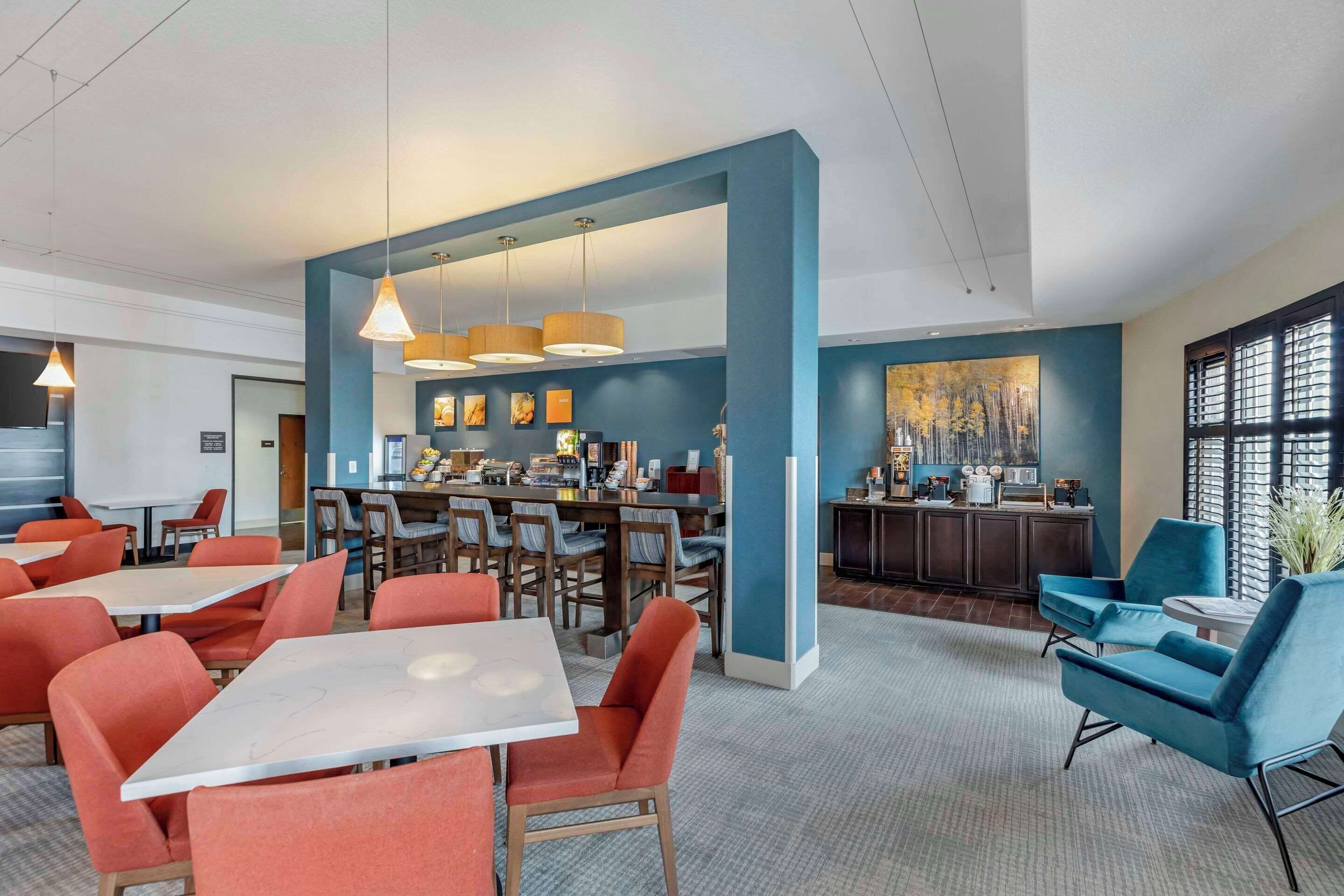 free daily full breakfast