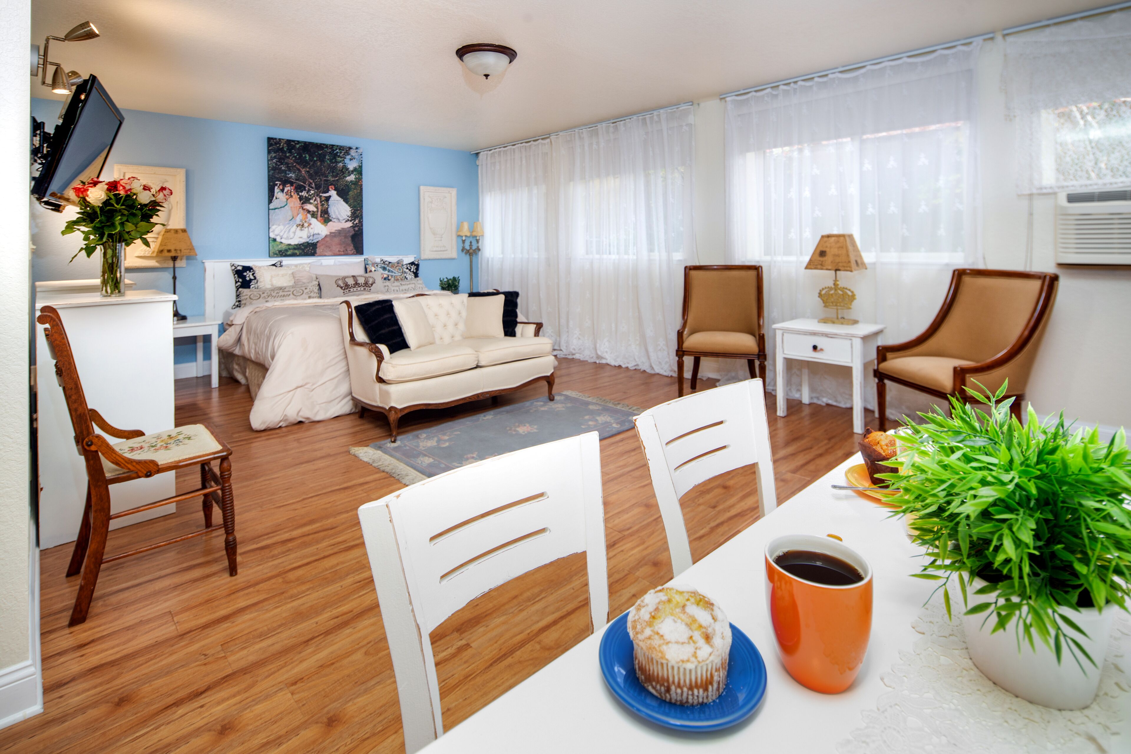 studio, multiple beds | 1 bedroom, laptop workspace, blackout curtains, iron/ironing board