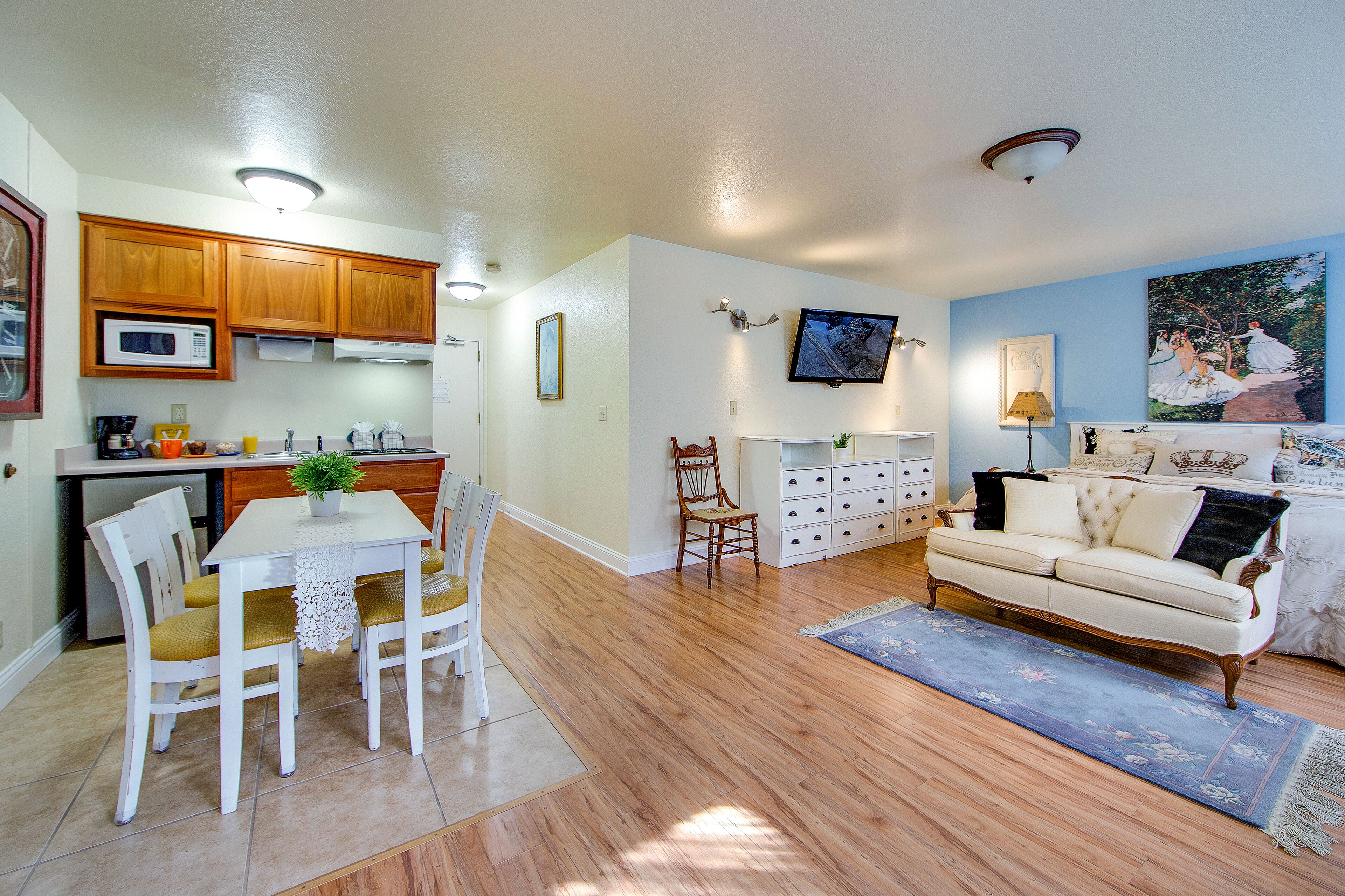 studio, multiple beds | 1 bedroom, laptop workspace, blackout curtains, iron/ironing board