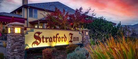 Vista frontal de la propiedad