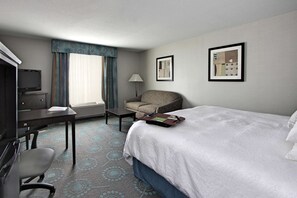 In-room safe, soundproofing, iron/ironing board, rollaway beds - Hampton Inn Defiance (Defiance)