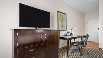 Huone, 1 suuri parisänky, tupakointi kielletty | Pillowtop-patjalliset sängyt, työpöytä