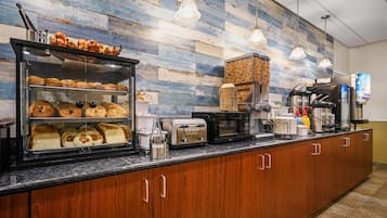 Colazione continentale inclusa, servita nei giorni feriali