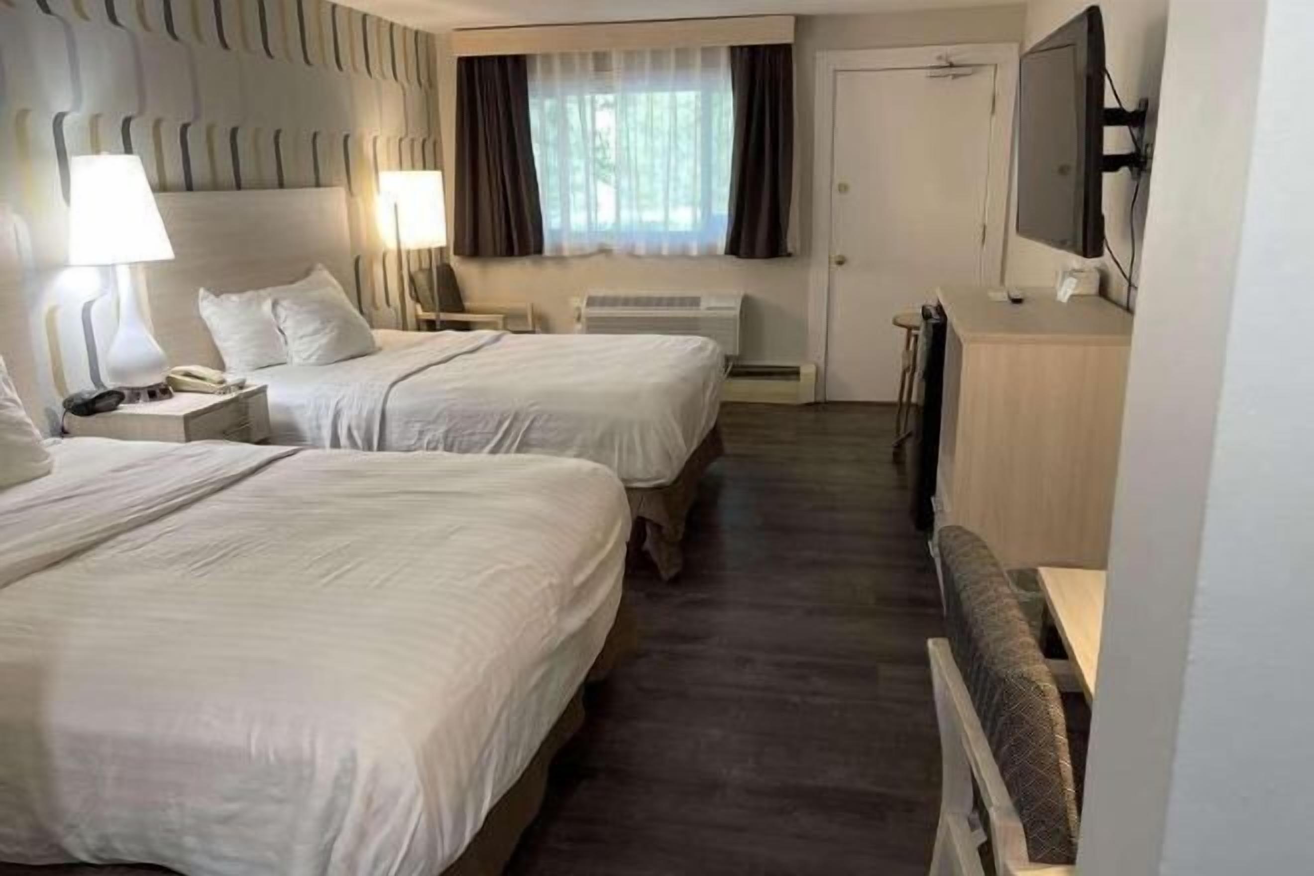 1 bedroom, iron/ironing board, free cots/infant beds, rollaway beds