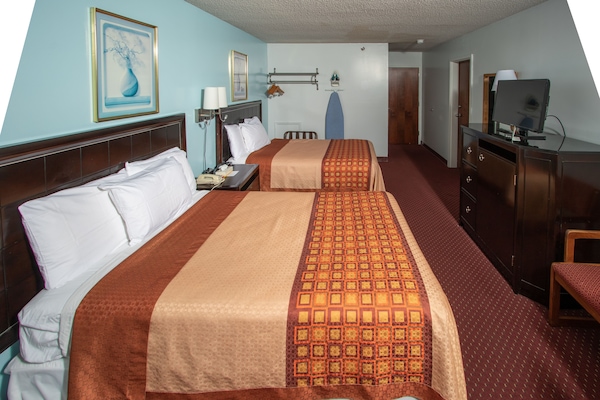 Double Room | Blackout drapes, iron/ironing board, free WiFi, bed sheets